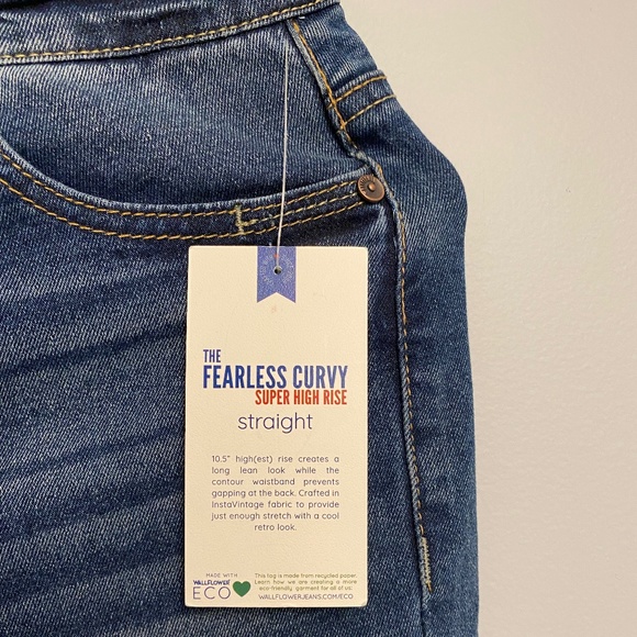 Wallflower Fearless Curvy Jeans - Picture 4 of 7